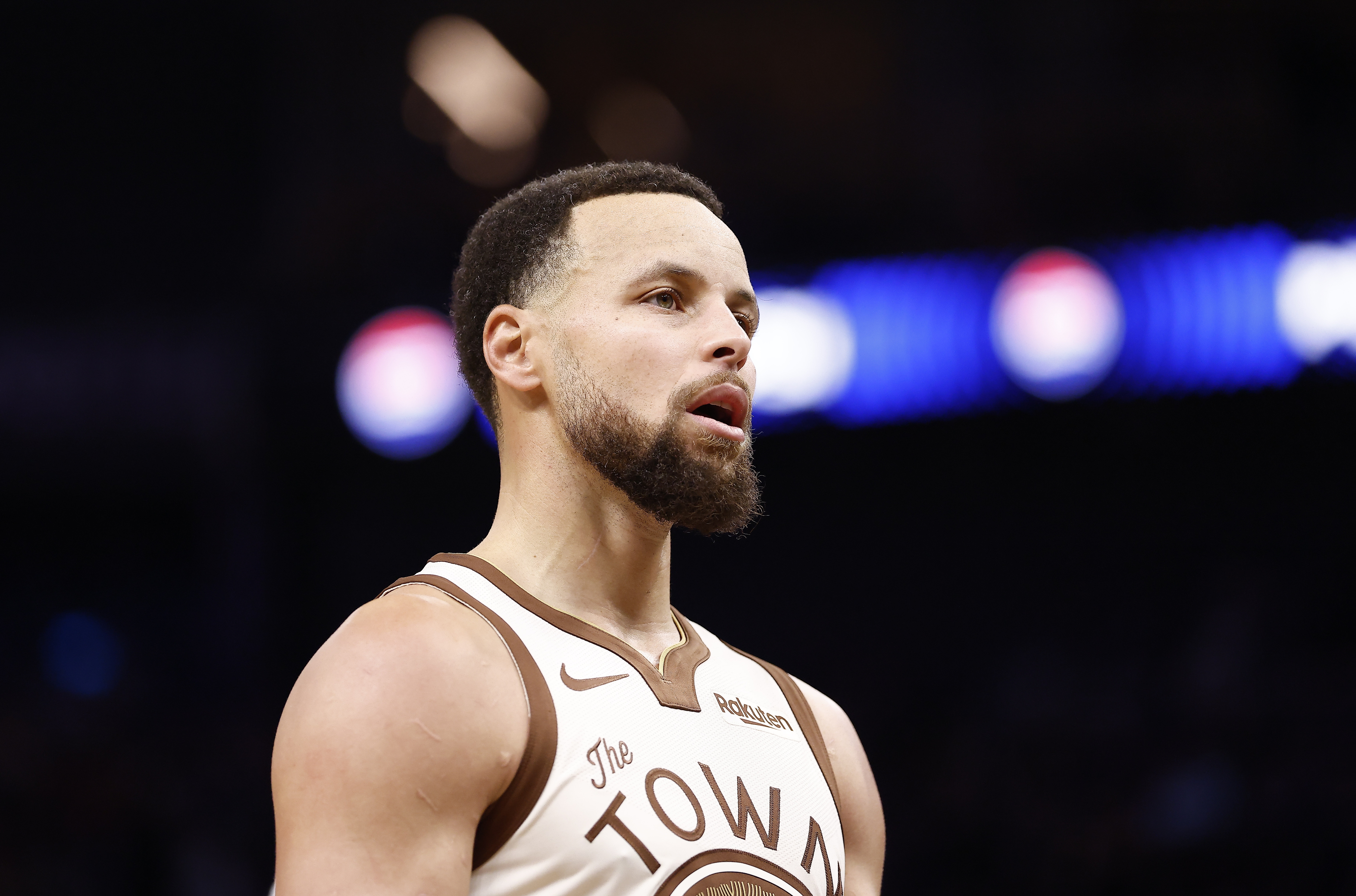 kaiyun sports-Amick:勇士无意交易库里 但今年外界询问的次数明显多了起来