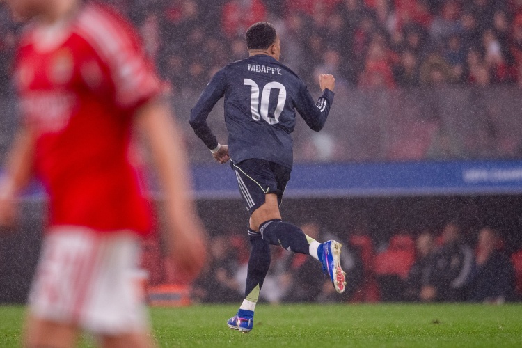 开云在线-太阳报：姆巴佩在西班牙一家社区驾校考驾照，教练是马竞球迷